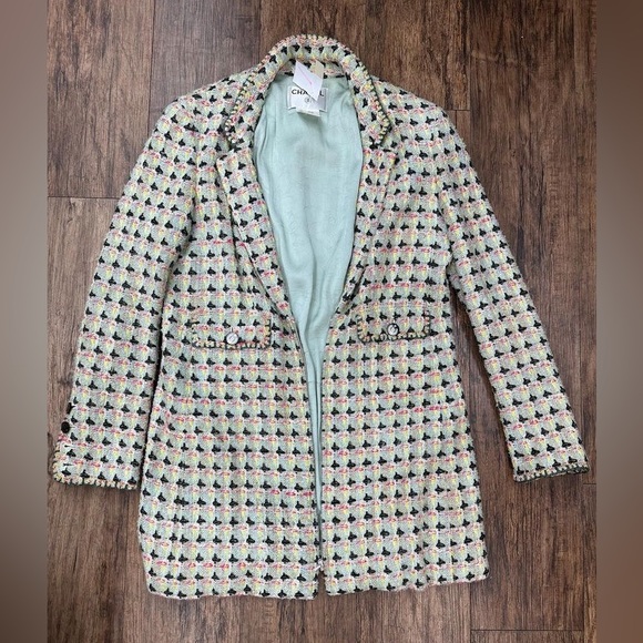 Authentic Vintage Chanel in Tweed France size 44. In great condition. Vintage. - Picture 8 of 13